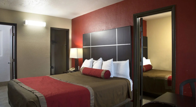 Harbor Inn and Suites Oceanside