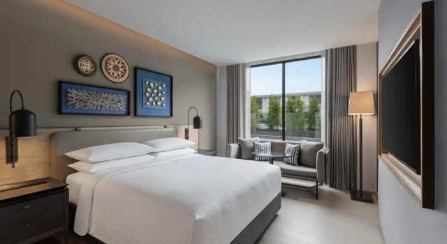 Двухместный люкс c 1 комнатой Four Points by Sheraton Phuket Patong Beach Resort