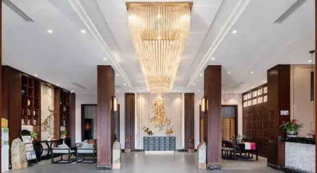 Jinhua Hongjia · He Hotel (Jinhua Motor City Fruit Market), Rezerwuj Hotel Hotele w Jindong z basenem, Basen