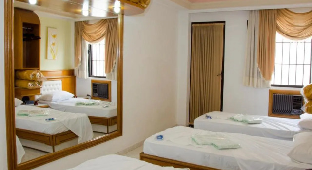Трёхместный номер Standard Omega Palace Hotel