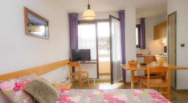 Residence Routes du Monde ATC Bagneres de Bigorre, Забронировать Отель Баньер-де-Бигор Pyrenees National Park, рядом с Aquensis Thermal Spa
