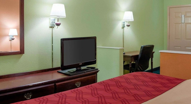 Двухместный номер Standard Econo Lodge Canton I-55