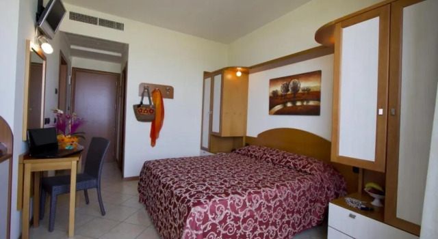 Двухместный номер Standard с балконом Hotel Palm Beach B&B SEA VIEW