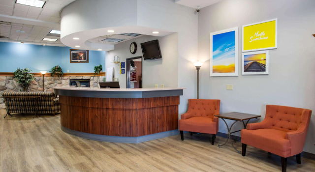 Days Inn by Wyndham Marquette, Rezerwuj Hotel Marquette Michigan