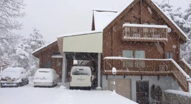 Balls Deep Inn Hakuba, Buchen Sie Villa Hotels in Koshinetsu mit Parkplatz, Parkplätze
