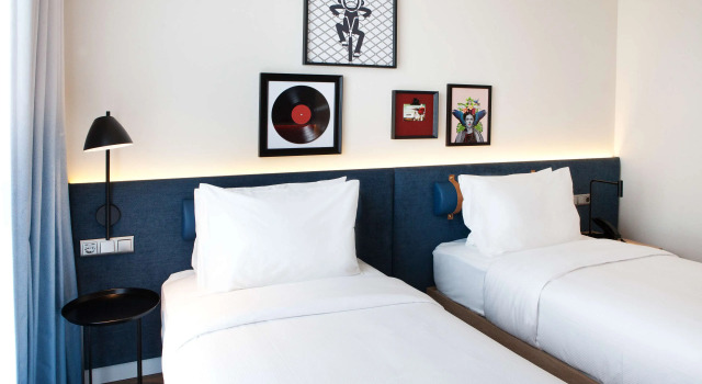 Hampton by Hilton Munich Airport South, Varaa Hotelli Hotellit Upper Bavaria aamiaisella, Aamiainen