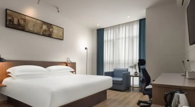 Люкс Deluxe Haiyue Huantu Hotel (Zhongqi Store)