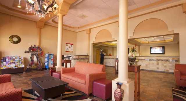 Roomba Inn & Suites - Kissimmee