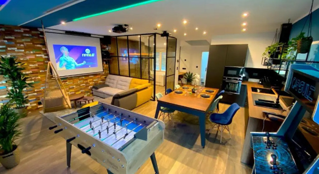 Capsule Gaming balnéo & billard & babyfoot & sauna 2 chambres