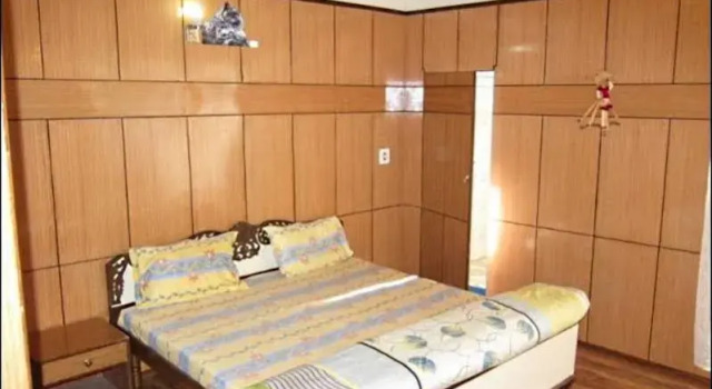 Gangs-Shun Homestay, Забронировать Отель Отели Джамму и Кашмира с парковкой, Парковка