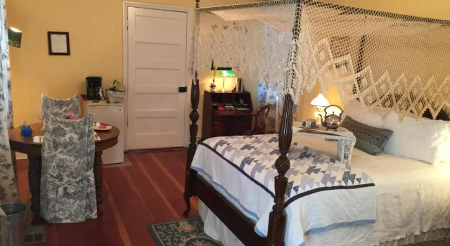 Люкс Magnolia Cottage Bed and Breakfast