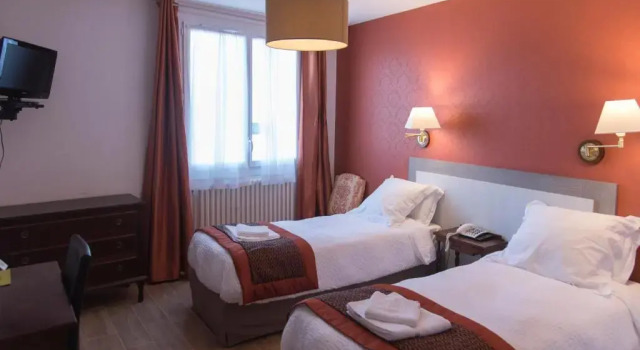 Двухместный номер Standard Logis Grand Hotel Pelisson