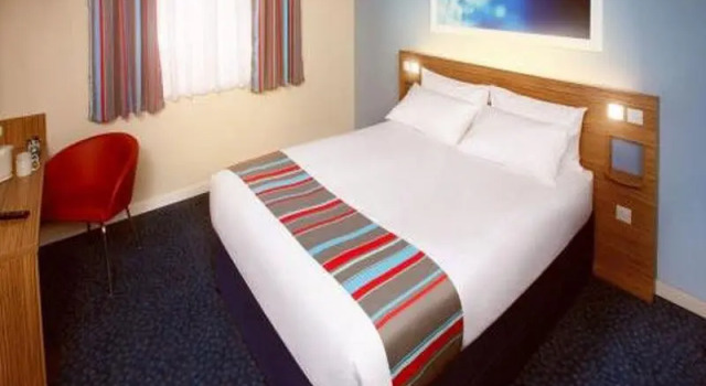 Номер Standard Travelodge Manchester Salford Quays