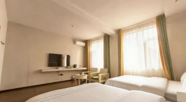 Люкс Luxury Microtel Inn by Wyndham Lake Norman