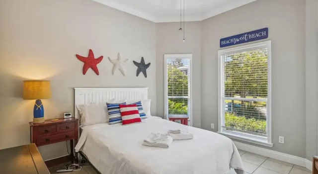 30A Beachwood Villas by Panhandle Getaways, Забронировать Дом для отпуска Виллы Санта-Роза-Бич, Вилла