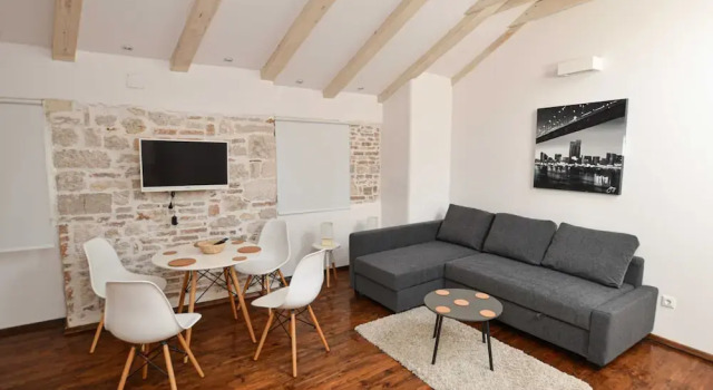 Trendy and Chic Rovinj Downtown Apartments, Забронировать Апартаменты/квартира Апартаменты Ровинь, рядом с Church of Saint Benedict Rovinj, Апартаменты/квартира