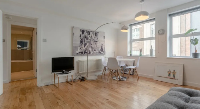 1 Bedroom Flat In Central London, Забронировать Отель Отели Лондона 3 звезды, рядом с Tryon &amp; Swan Gallery, 3*