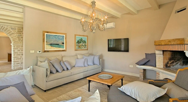 Plushy Villa in Ladici With Pool and Whirlpool, Buchen Sie Villa Prkacini Istrien