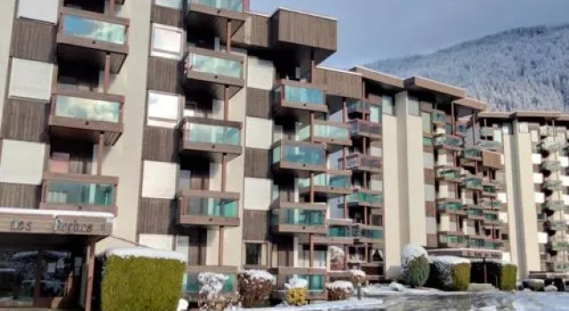 Castel Des Roches 37737, Забронировать Отель Отели Сен-Жерве-Ле-Бэн с парковкой, рядом с Гондольный подъемник Сен-Жерве-Бетте, Парковка