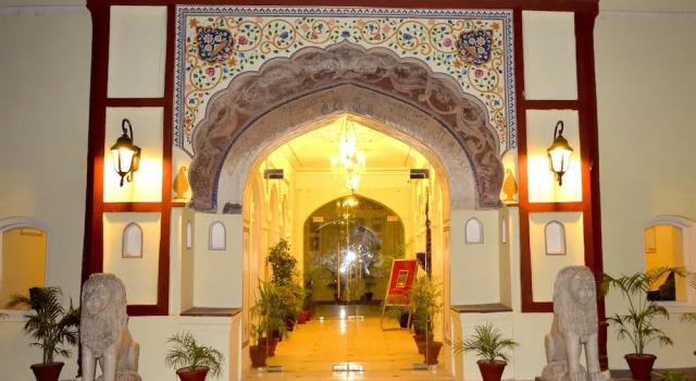 WelcomHeritage Ramgarh, Rezerwuj Hotel Panchkula Delhi