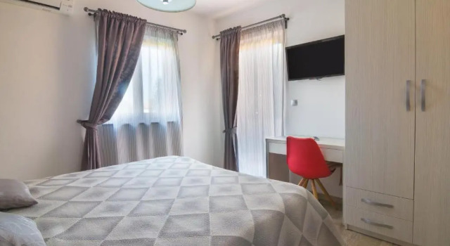 Апартаменты Alison Apartments