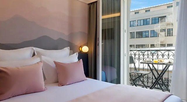 Двухместный номер Deluxe с балконом Hôtel Le Milie Rose