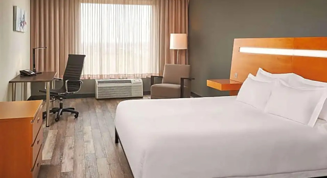 Люкс Novotel Toronto Vaughan Centre