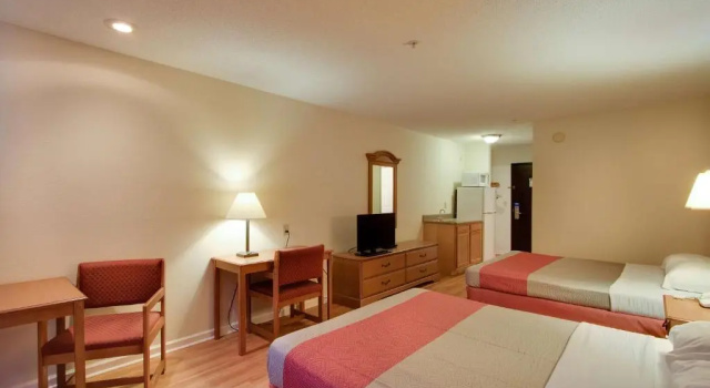 Четырёхместный номер Standard Motel 6-Hinesville, GA