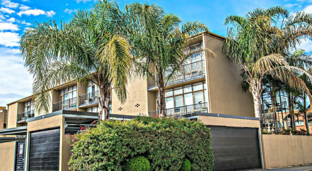 Adelaide DressCircle Apartments