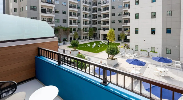 Standard Doppel Zimmer mit Balkon und mit Blick auf den Innenhof Courtyard by Marriott Gainesville GA