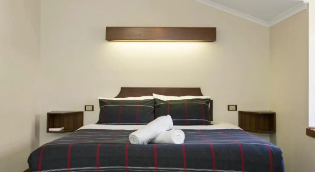 Апартаменты Village Family Motor Inn