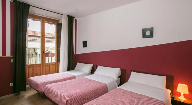 Трёхместный номер Standard Hostal Abaaly