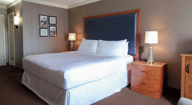 Номер Luxury Sheraton Niagara Falls