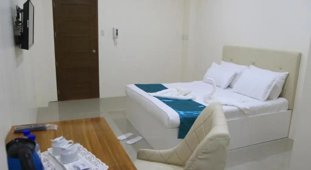 Luxo Suite RNR Suites