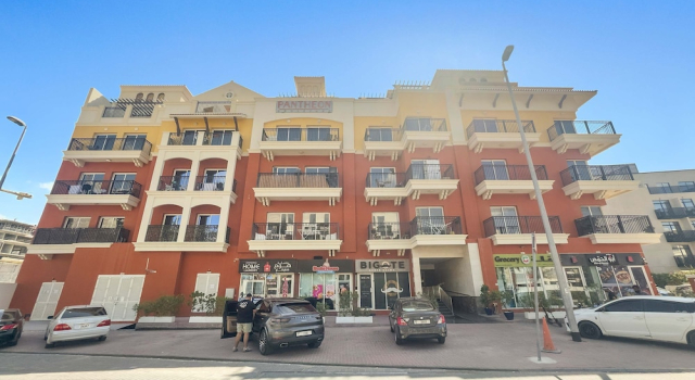 Апартаменты Silkhaus 1BR BIG Studio Space Pantheon Blvd