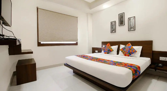Номер Deluxe FabHotel Comfortable Stay