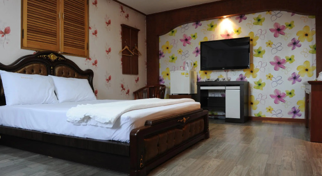 Goodstay Galleria Motel