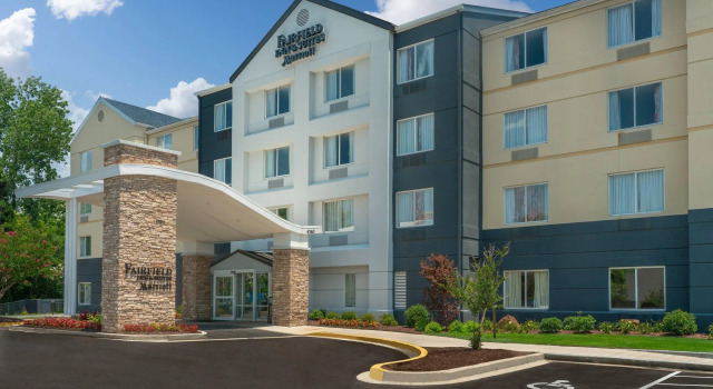 Fairfield Inn & Suites Memphis I-240 & Perkins, Varaa Hotelli Memphis Tennessee