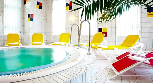 Hotel Schloss Schwarzenfeld, Varaa Hotelli Hotellit Baijeri pysäköinnillä, Pysäköinti