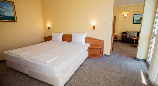 Family Hotel Dolphin, Забронировать Отель Отели области Бургас с завтраком, Завтраки