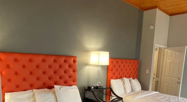 Номер Standard с частичным видом на океан Tides Inn & Suites