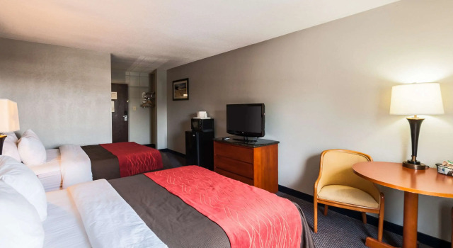 Четырёхместный номер Standard Quality Inn Solomons - Beacon Marina