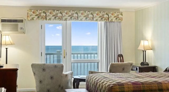 Четырёхместный номер Standard oceanfront The Sparhawk Oceanfront Resort