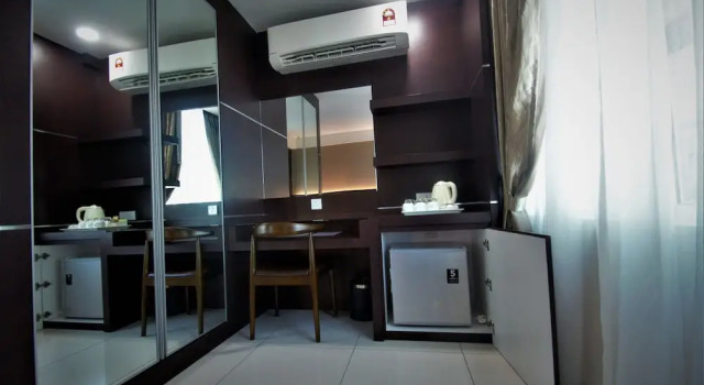 Семейный номер Deluxe с балконом Wave View Hotel