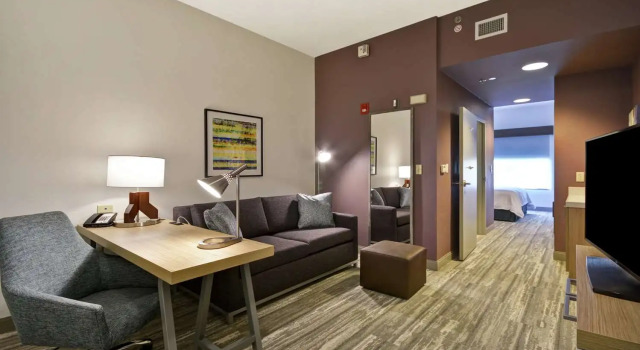 Полулюкс Hilton Garden Inn Panama City