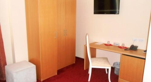 Jolly Hotel, Rezervovat Hotel Hotely v Albania se snídaní, Snídaně