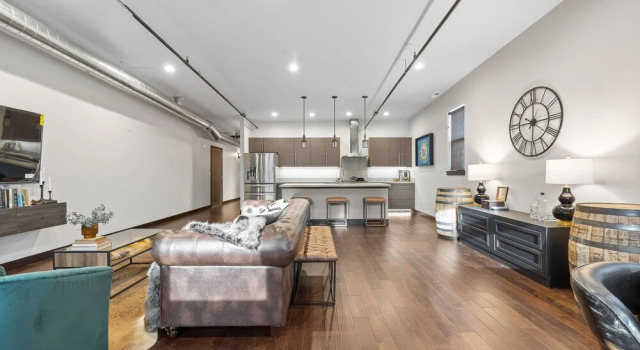 Main Street Lofts, Забронировать Отель Рапид-Сити Black Hills National Forest, рядом с Аллея искусств