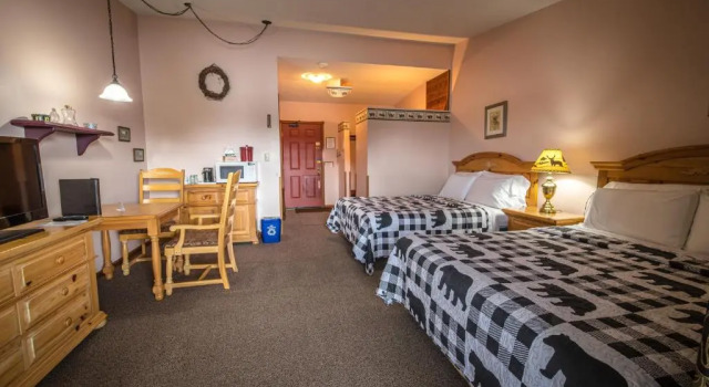 Standard Vierer Zimmer Riverside Motel