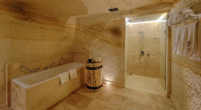Семейный люкс Taru Cave Suites