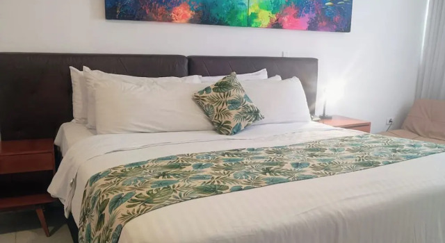 Полулюкс Hotel Playa Club